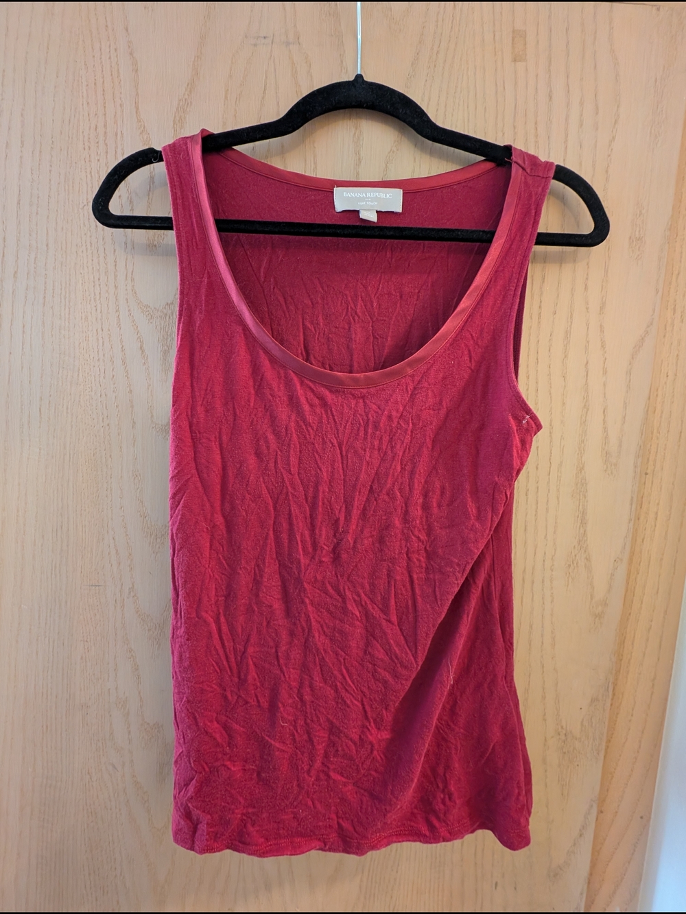 Banana Republic Women's Sleeveless Tank Top in Berry
